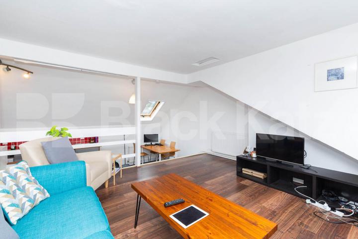 Top floor 2 bedroom property within a period conversion in Muswell Hill Methuen Park, Muswell Hill 